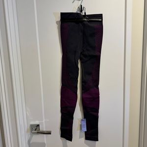 NWT Lululemon Hugged Leggings - Size 4